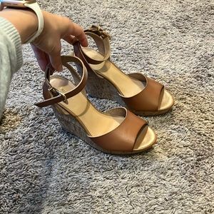 Express size 6 wedge